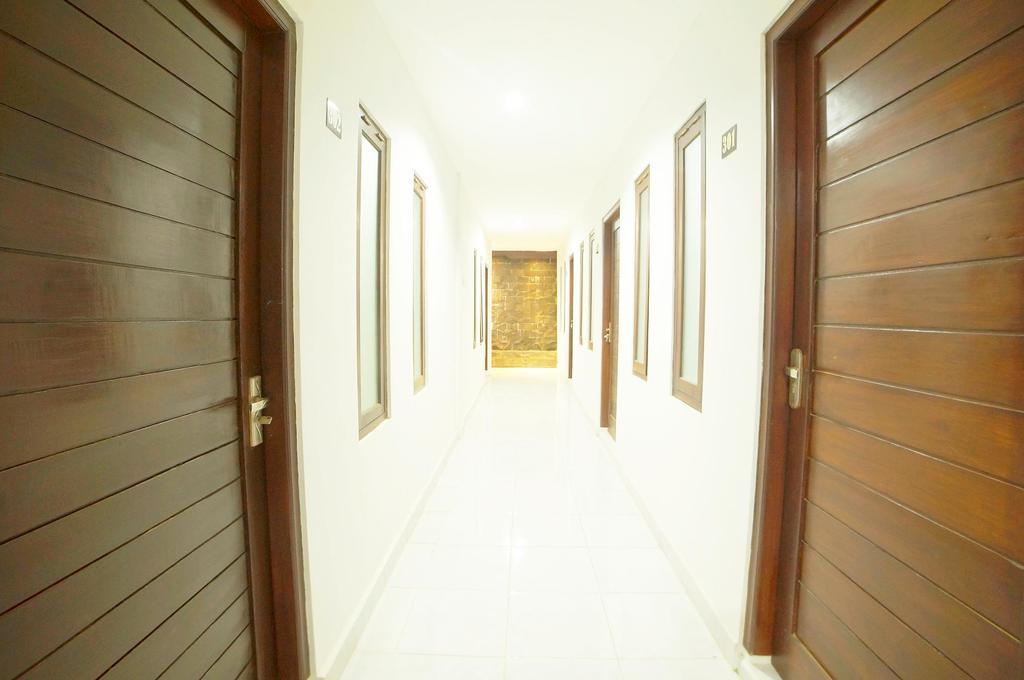 Easton Kuta Homestay Εξωτερικό φωτογραφία