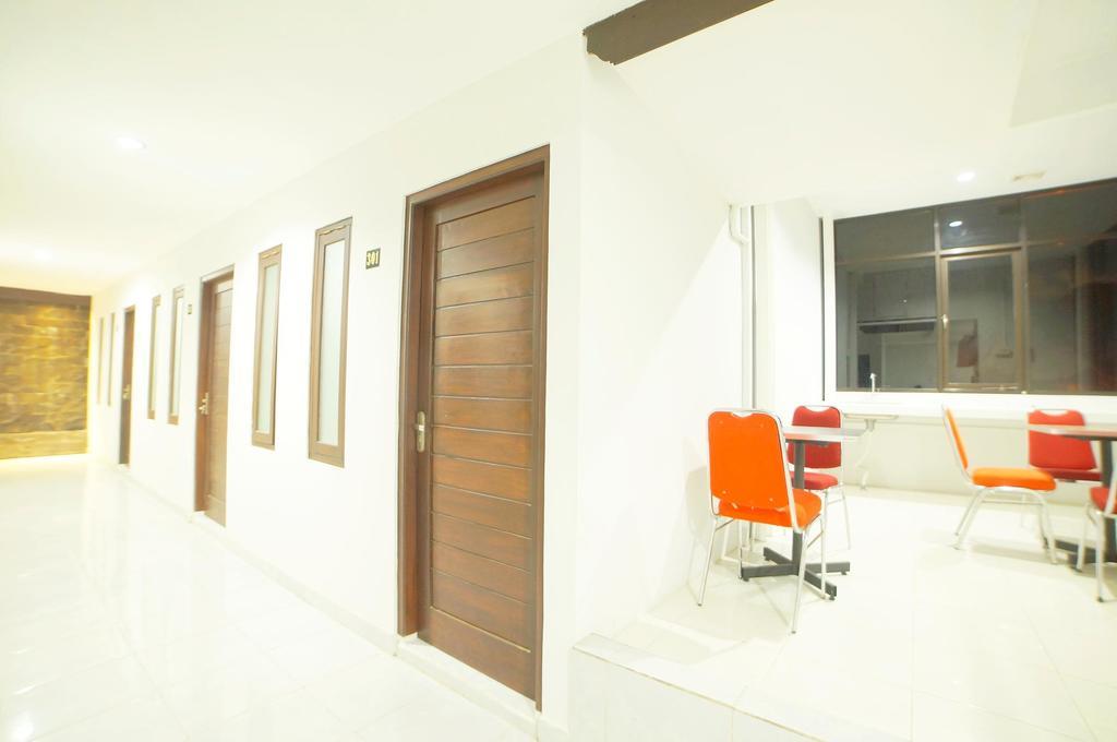 Easton Kuta Homestay Εξωτερικό φωτογραφία