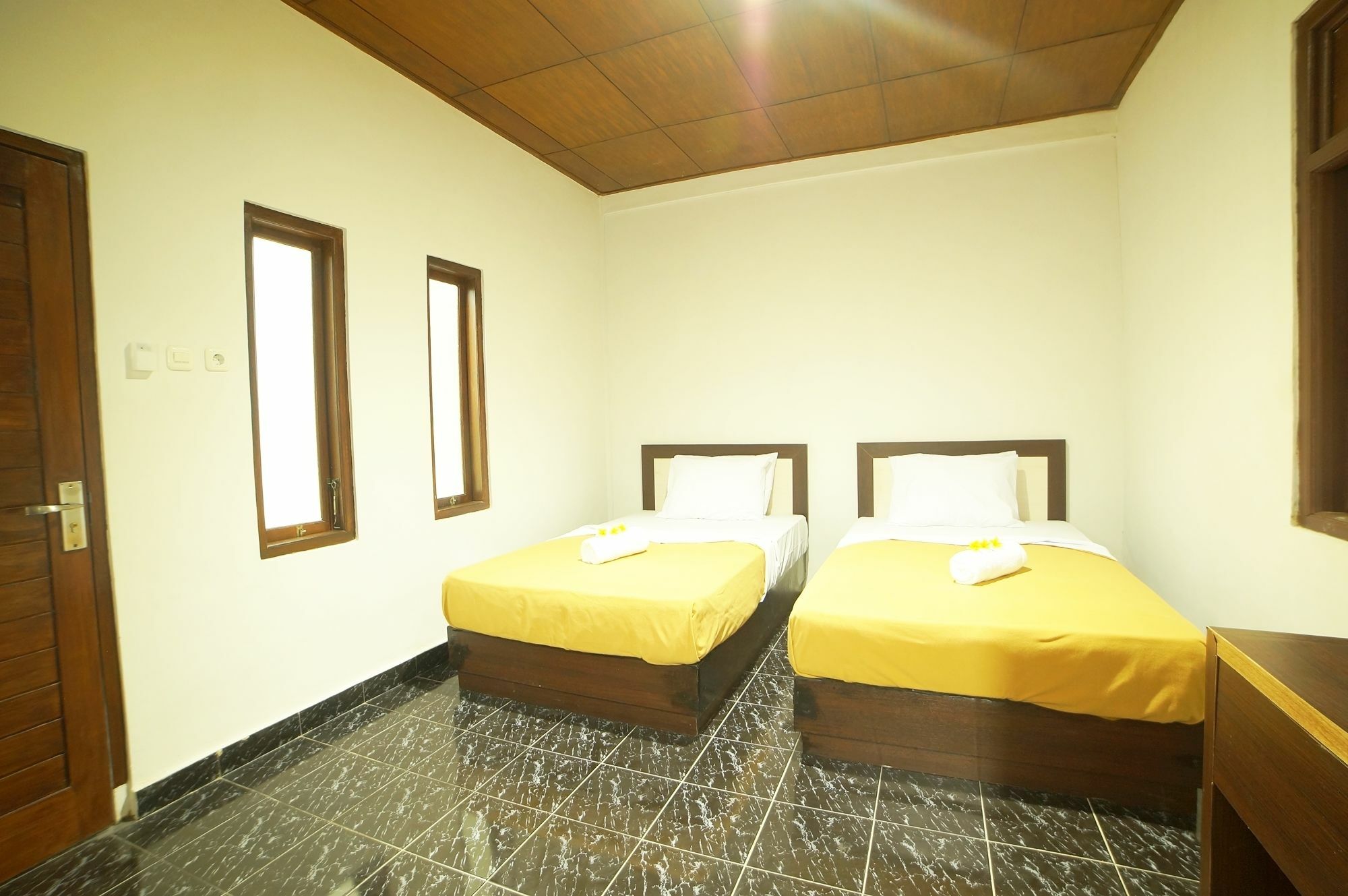 Easton Kuta Homestay Εξωτερικό φωτογραφία